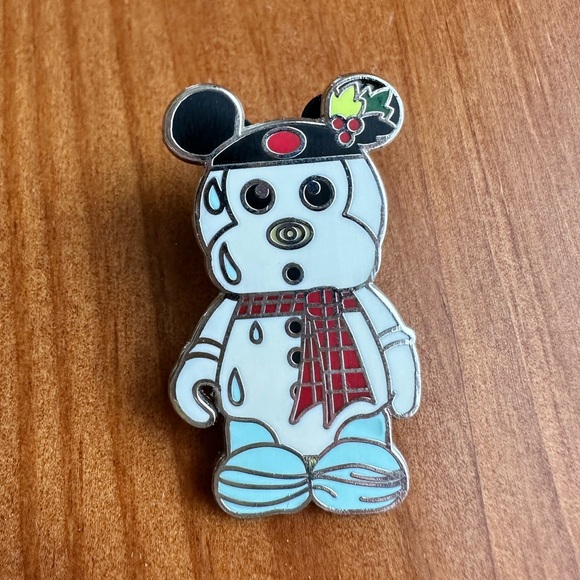 Disney Christmas Mickey Snowman pin - Picture 2 of 2